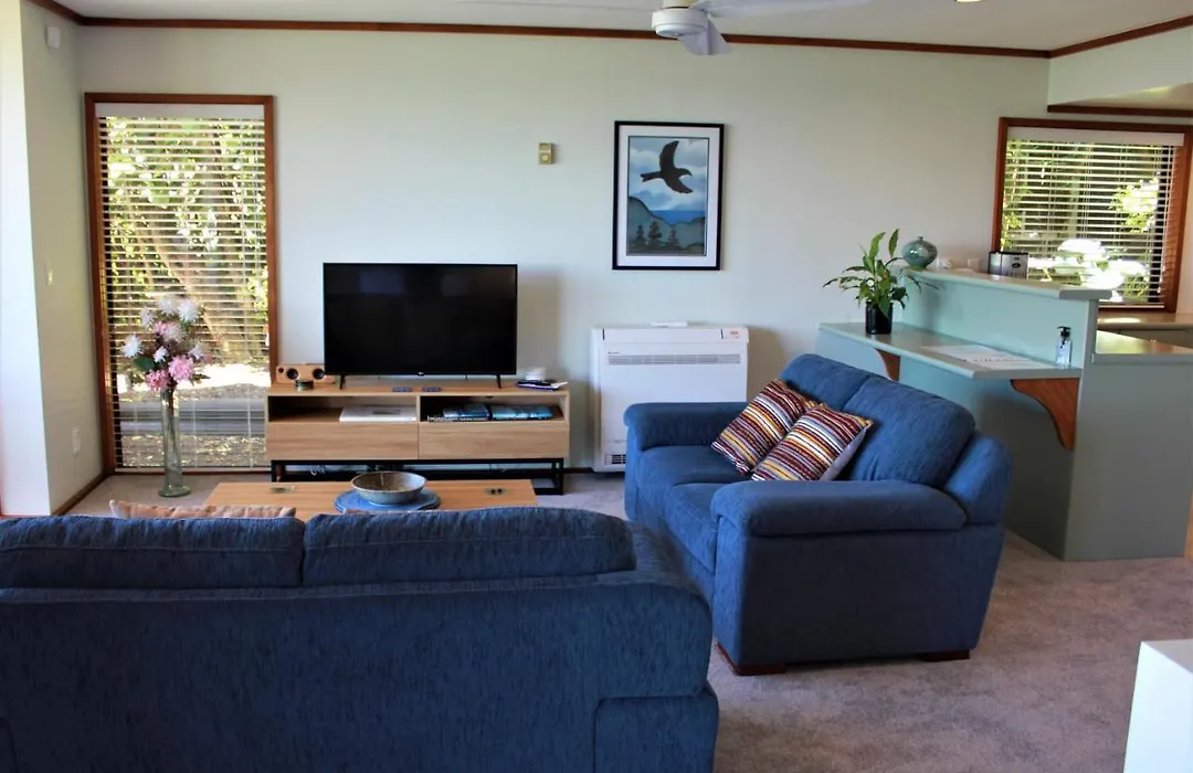 Lake View Garden Apartment-1