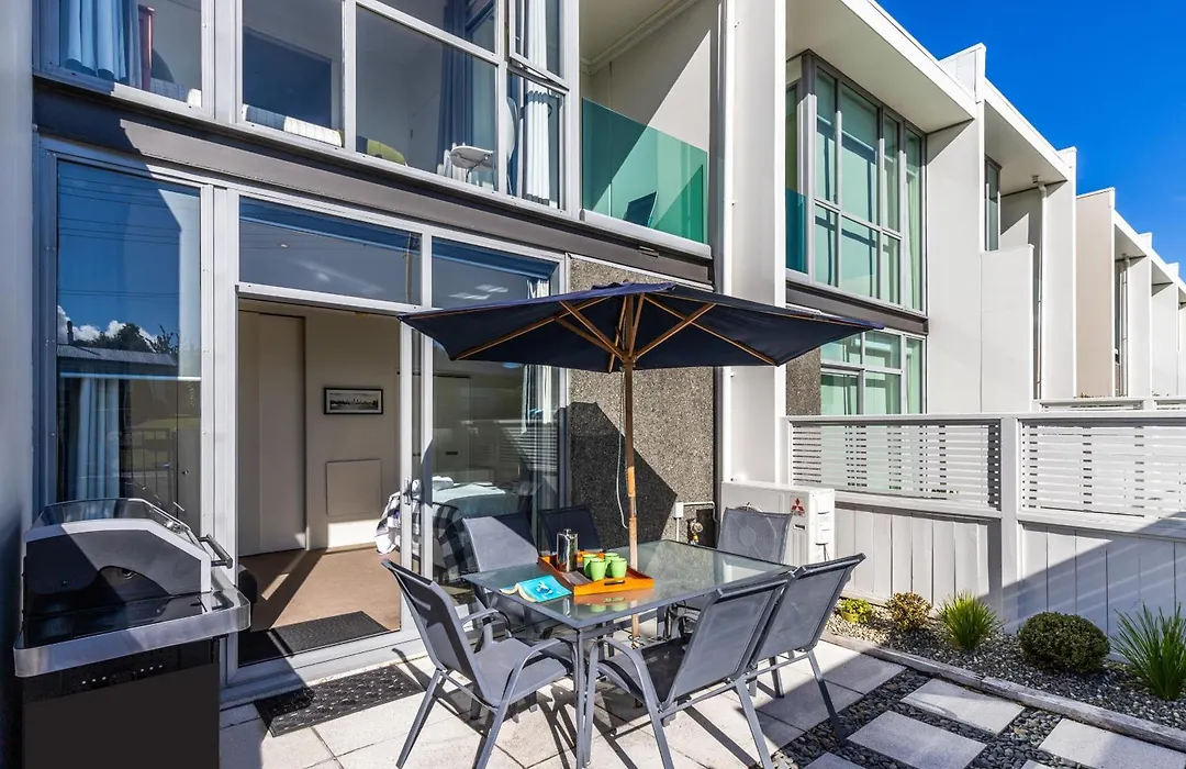 24 Marina View Retreat - Taupo Holiday Apartment-1