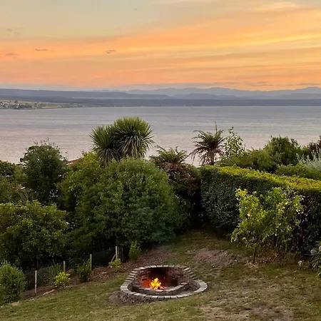 Acacia Bay Bach - Views, Spa & Serenity - Taupo-2
