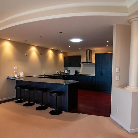 Large Centrally Located Apartment-3