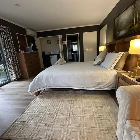 Lakeview Holiday Hideaway-2