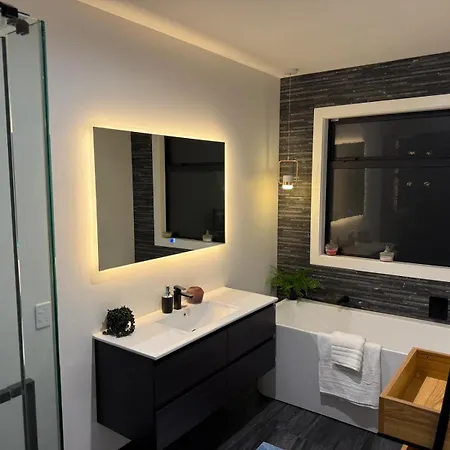 Contemporary Haven On Jarden Mile-3