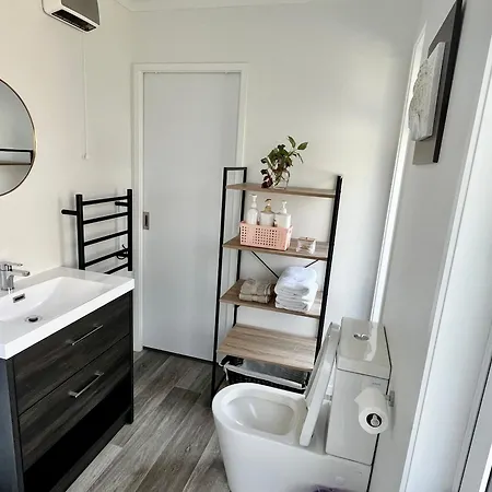 Lakeside Cozy Studio-3
