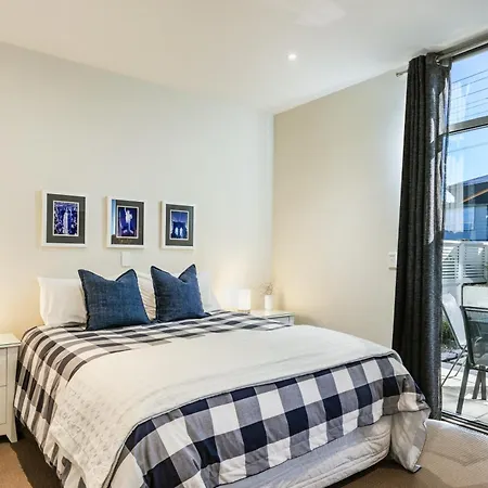 24 Marina View Retreat - Taupo Holiday Apartment-3