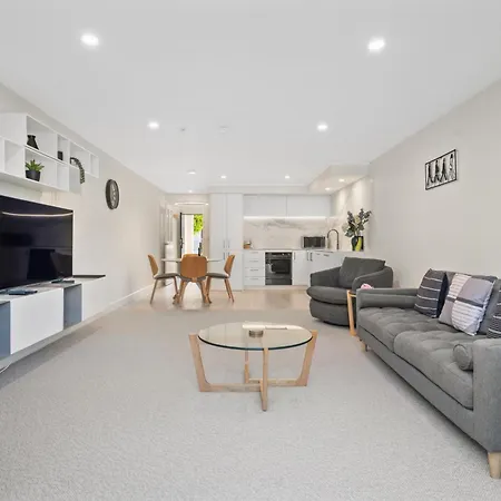 Apartment Twelve-3
