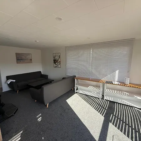 Richmond Heights Apartment-2