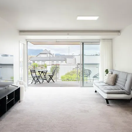 Relax In Style Central Taupo Apartment-2