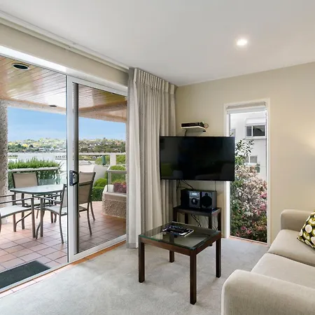 Lake Edge Resort Apartment-2