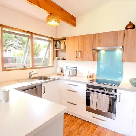 Sunny 2-Bed - 2 Min Walk To Lake-2