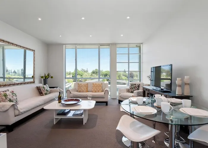 Marinaside Villa - Taupo Holiday Apartment
