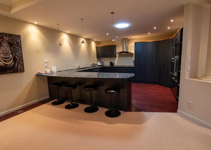 Large Centrally Located Apartment Taupo