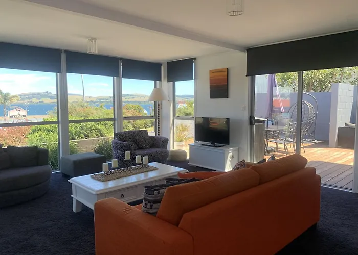 Lakefront Location Taupo