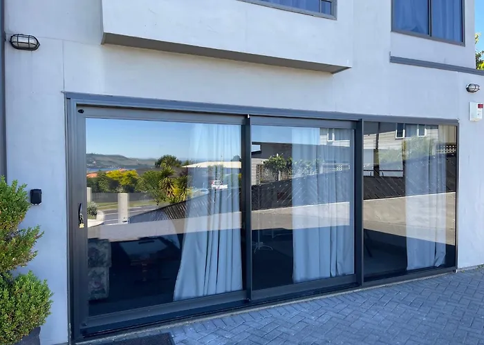 Beautiful Lakeview Apartment Taupo