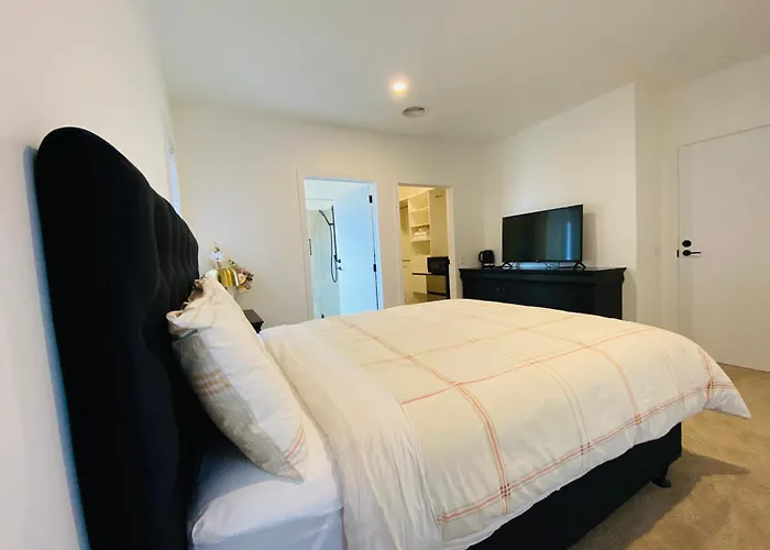 Ensuite At New Property Taupo