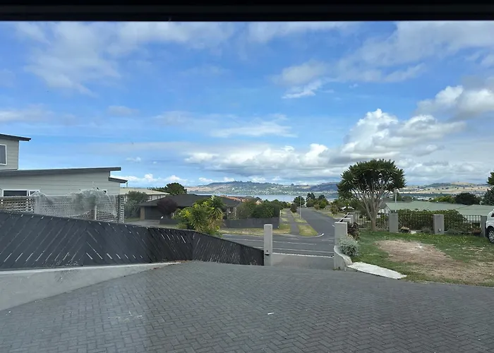 Beautiful Lakeview Apartment Taupo