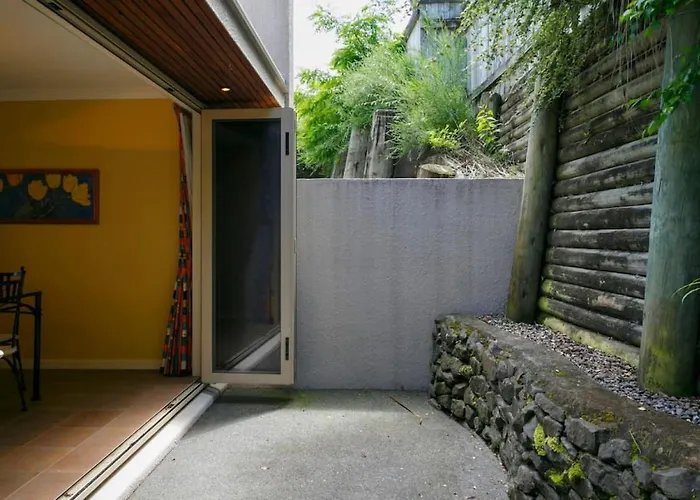 Lakefront Living, 3-Level Home With Spectacular Water And Mountain Views Taupo