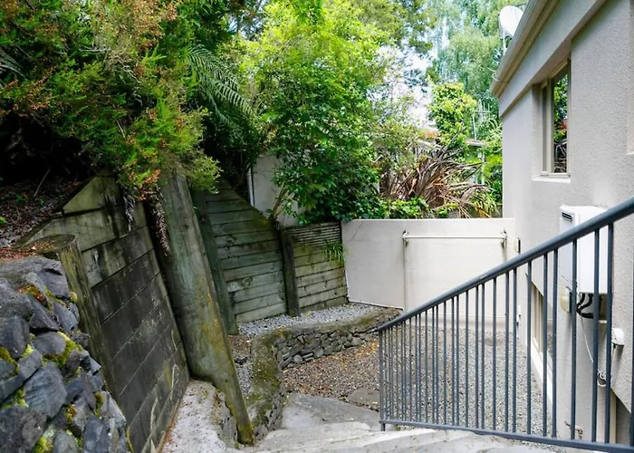 Lakefront Living, 3-Level Home With Spectacular Water And Mountain Views Taupo