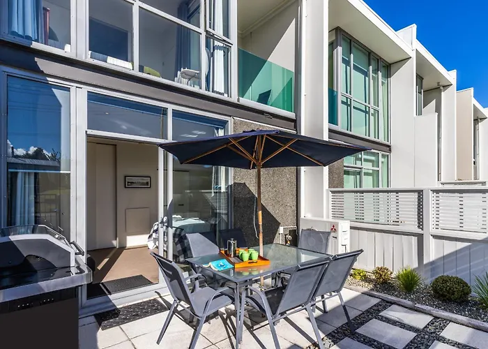 24 Marina View Retreat - Taupo Holiday Apartment