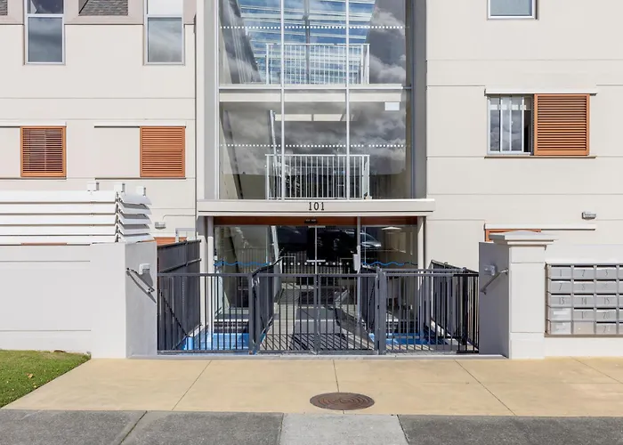 Relax In Style Central Taupo Apartment