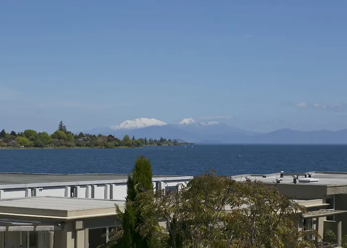The Cove- On The Lake Taupo
