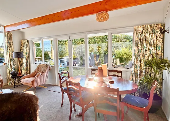 Sunny 2-Bed - 2 Min Walk To Lake Taupo